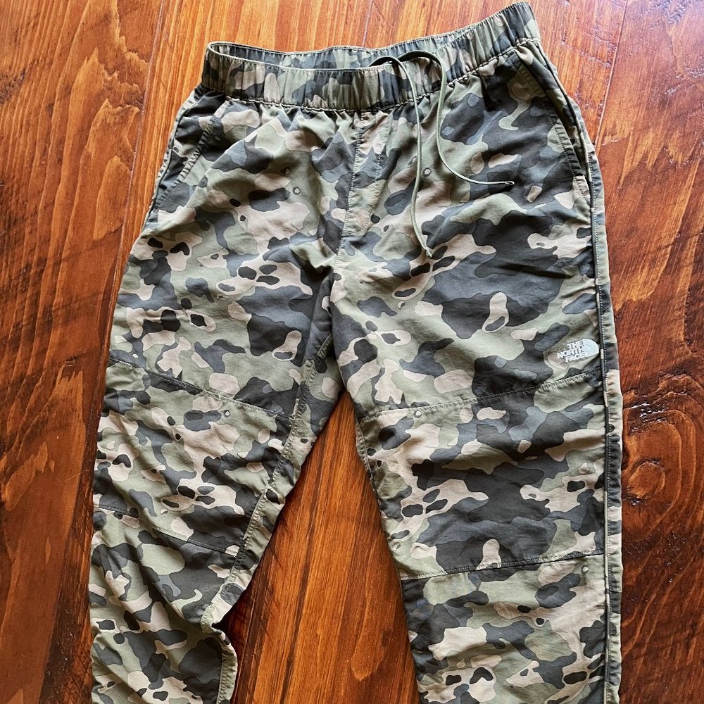 The North Face, Men's Nylon Pants size Med.